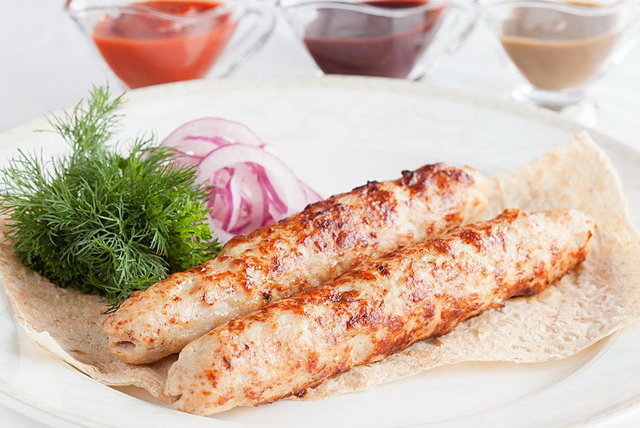 Куриный люля кебаб с сыром 150гр Куриный люля кебаб с сыром 150гр